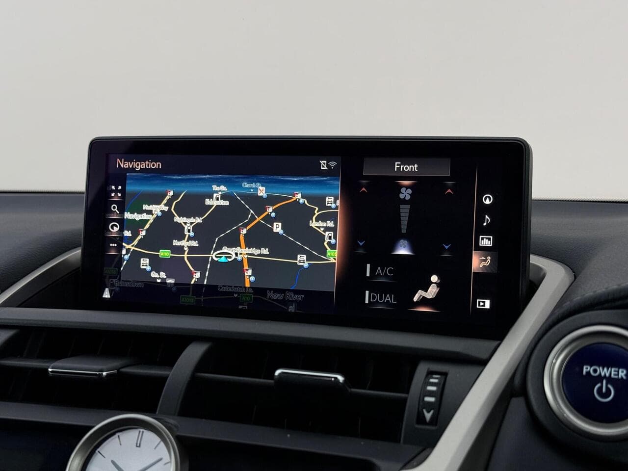 Lexus NX thumbnail Infotainment System