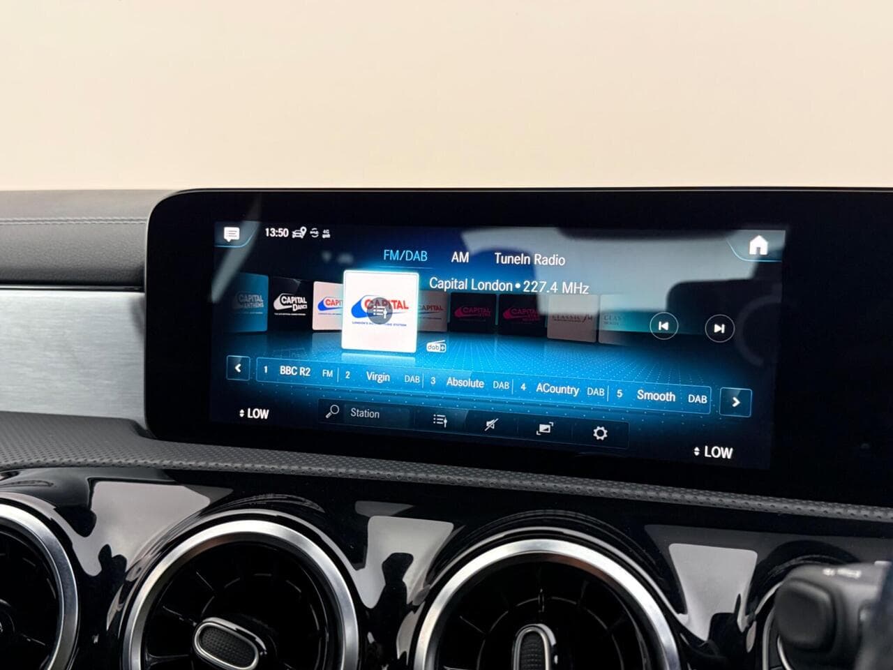 Mercedes-Benz CLA thumbnail Infotainment System