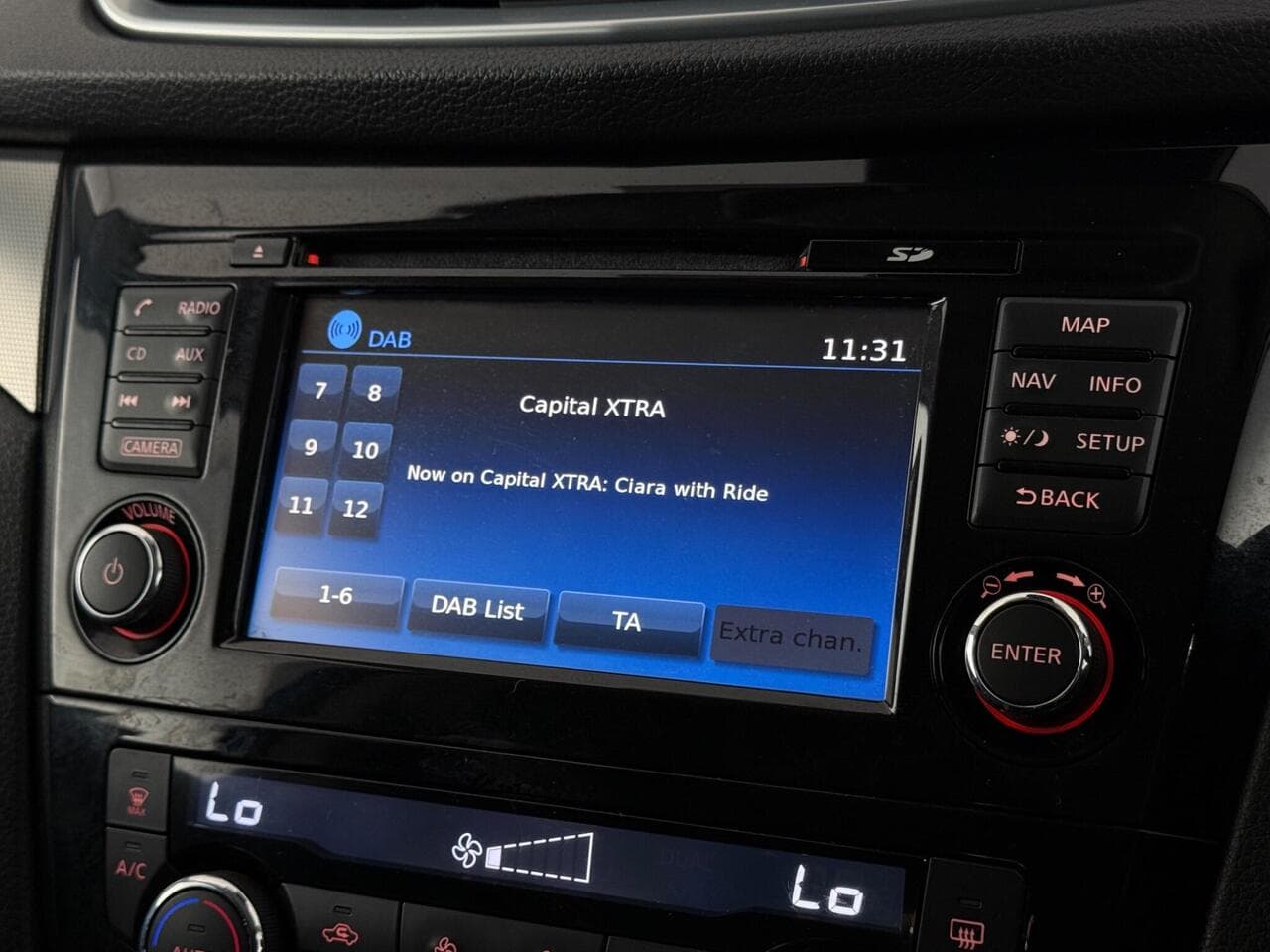 Nissan Qashqai thumbnail Infotainment System