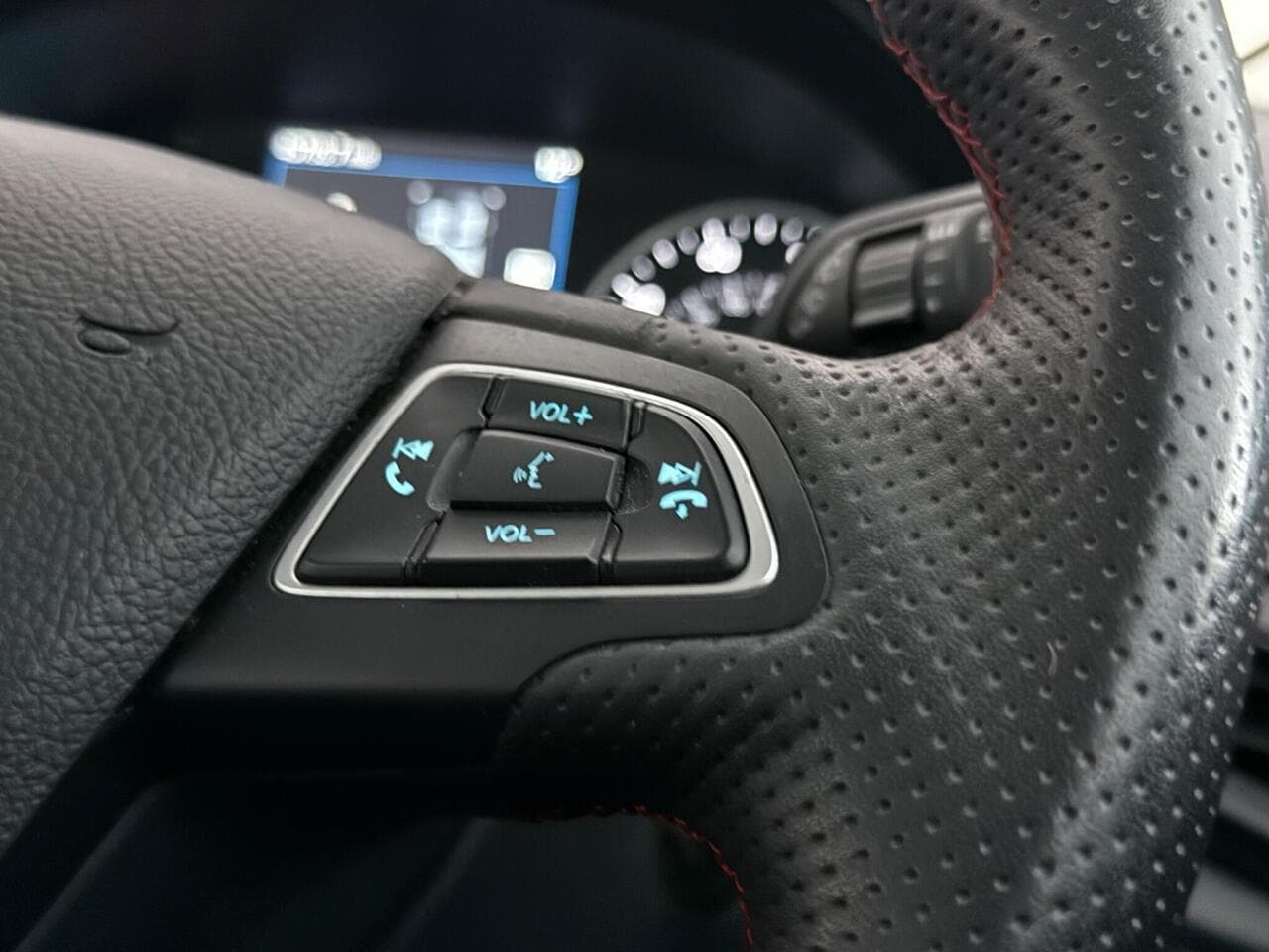 Ford EcoSport thumbnail Misc Controls