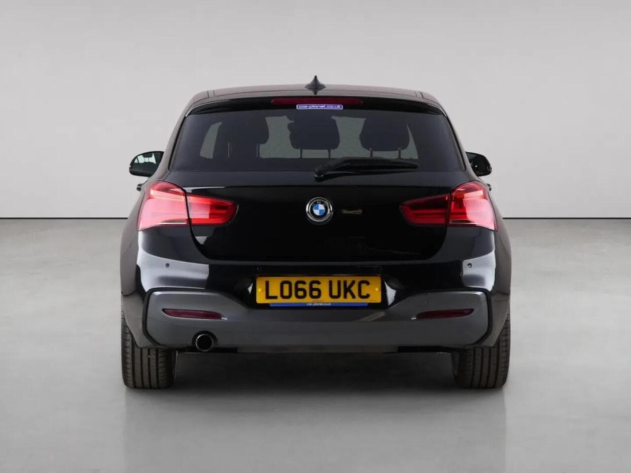 BMW 1 Series thumbnail Rear