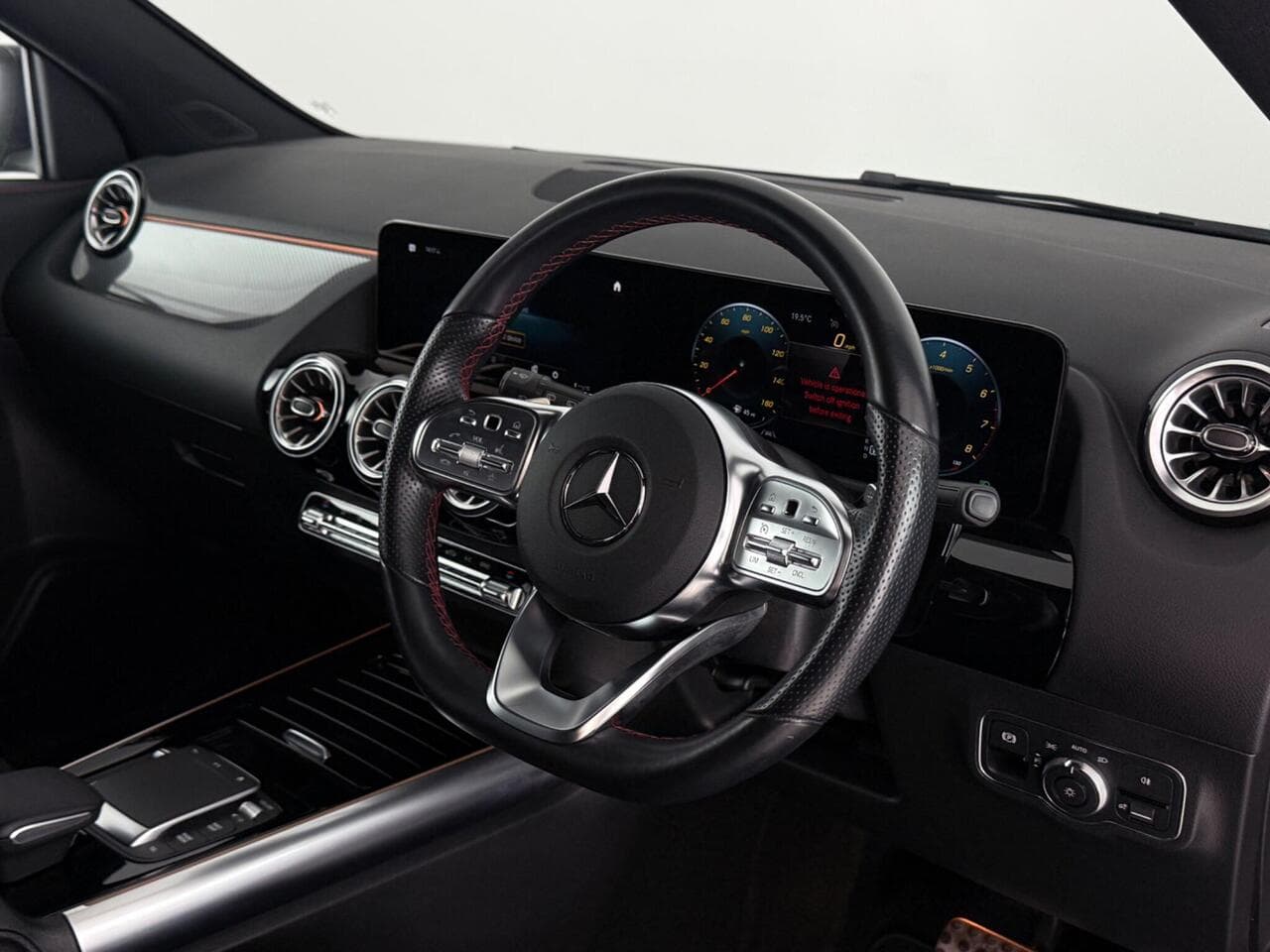Mercedes-Benz GLA thumbnail Steering Wheel
