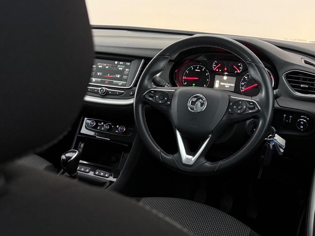 Vauxhall Grandland X thumbnail Steering Wheel
