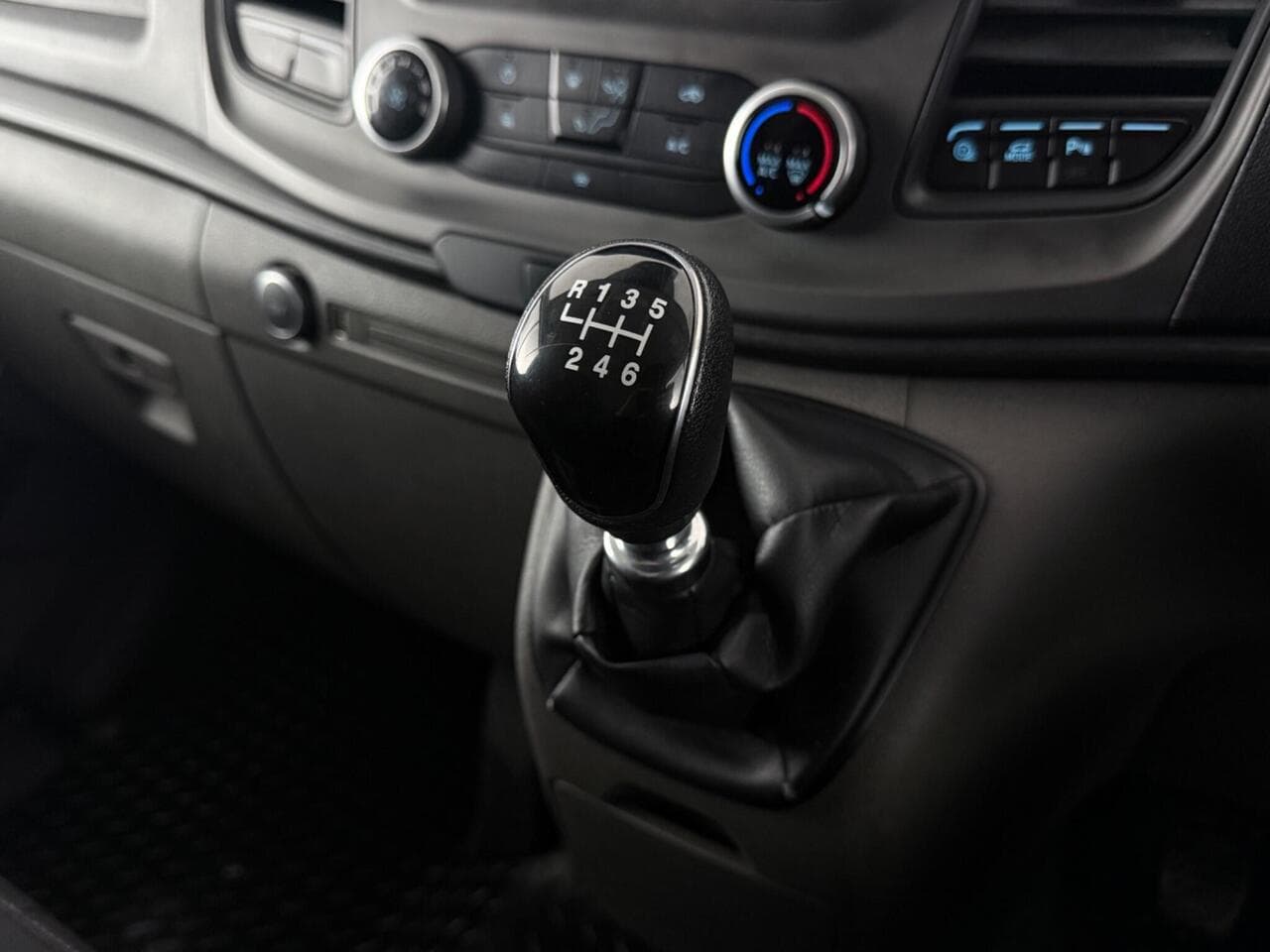 Ford Transit Custom thumbnail Interior Front