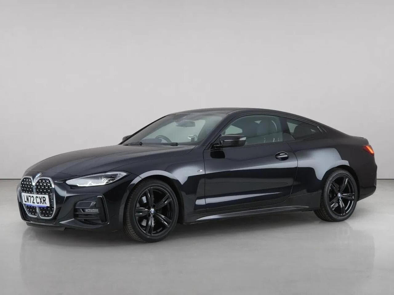BMW 4 Series thumbnail Front Left