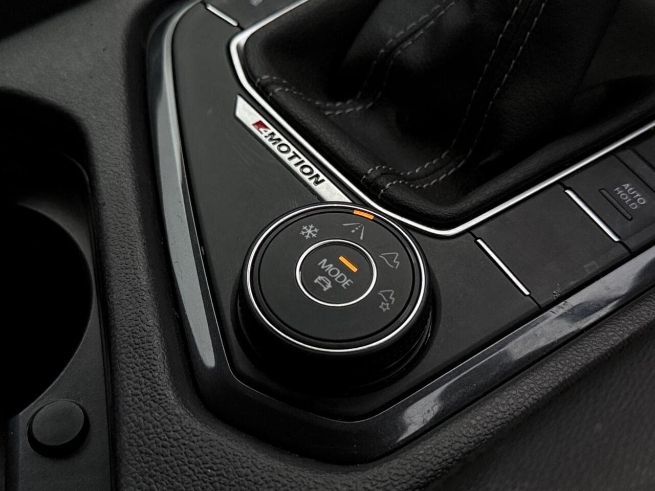 Volkswagen Tiguan thumbnail Misc Controls