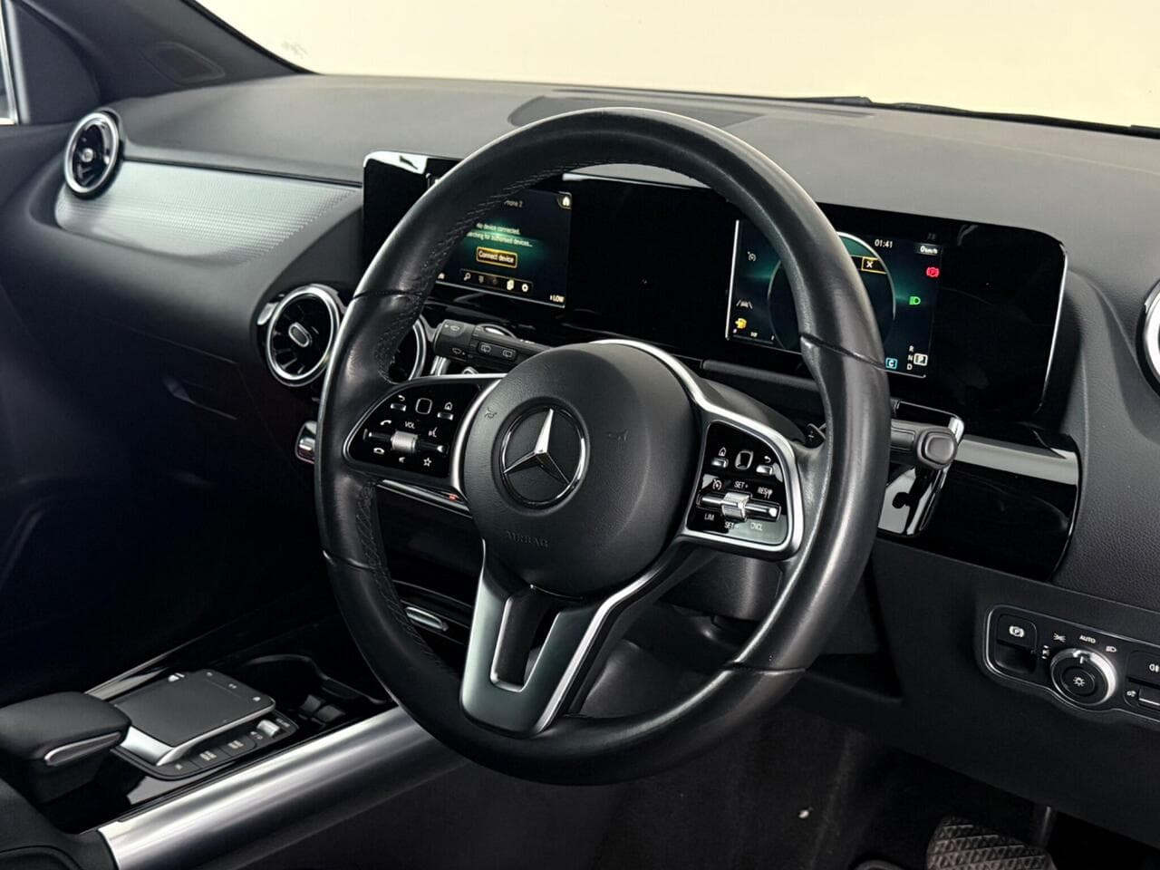 Mercedes-Benz GLA thumbnail Steering Wheel