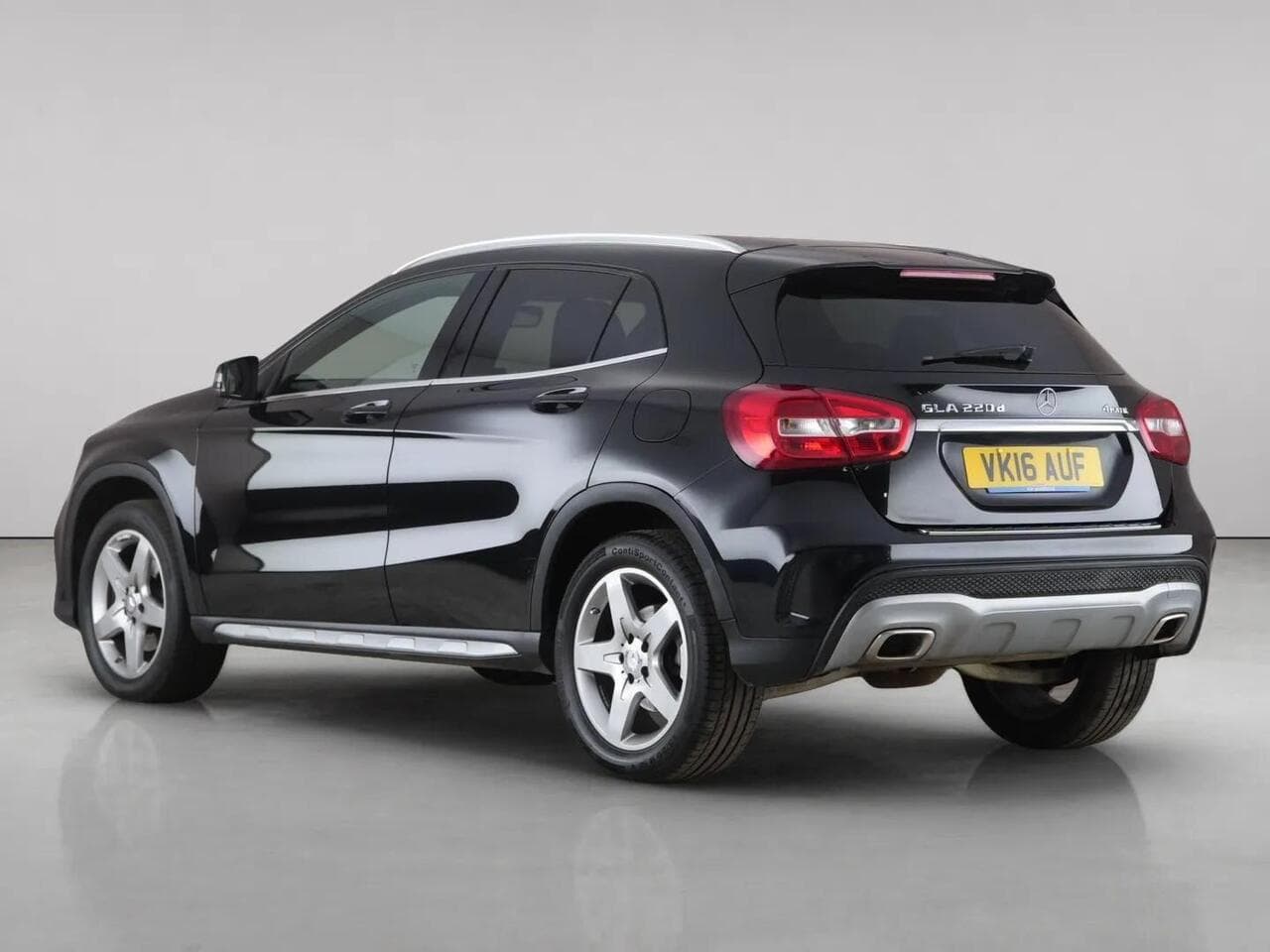 Mercedes-Benz GLA thumbnail Rear Left
