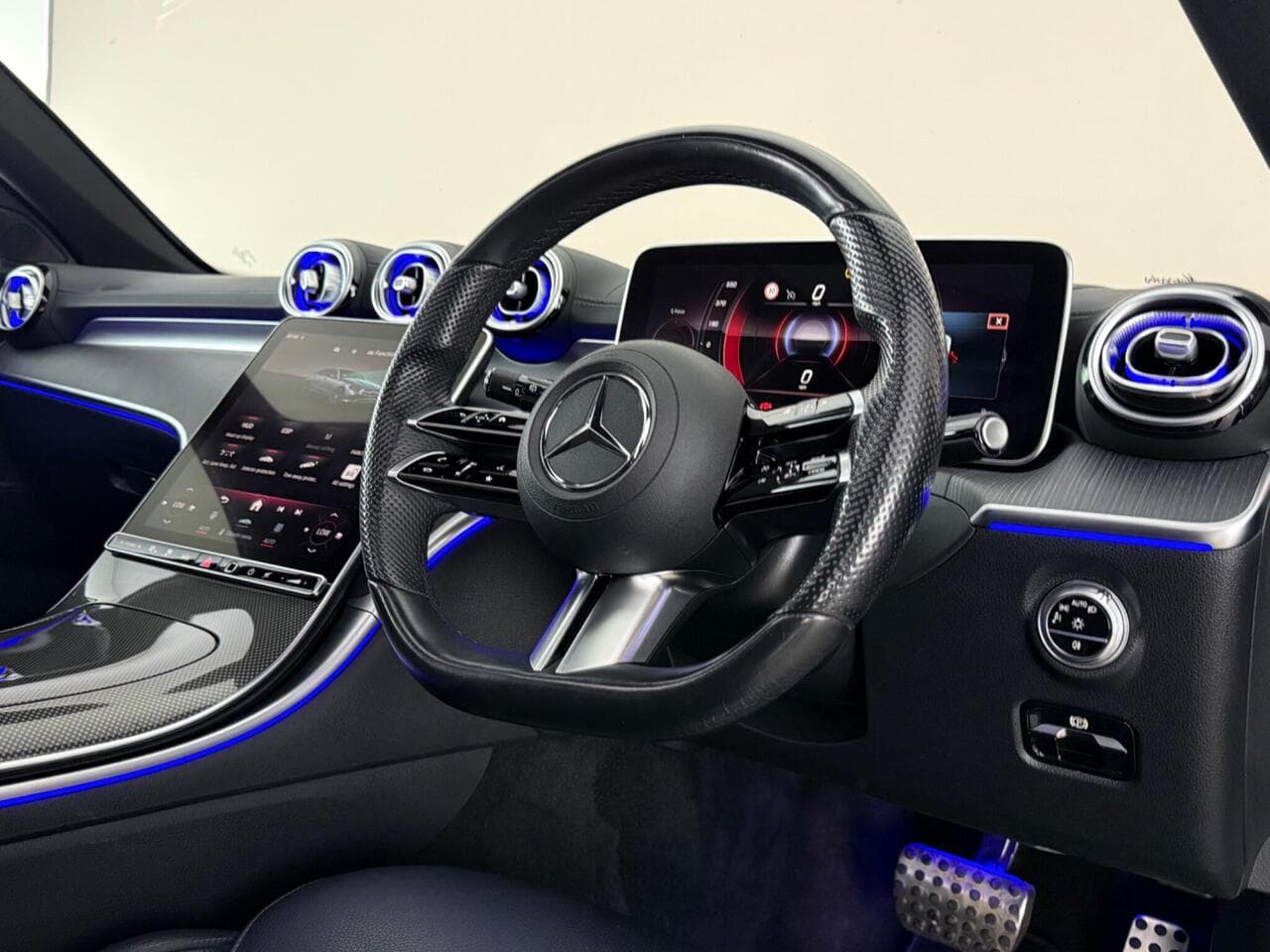 Mercedes-Benz C Class thumbnail Interior Front