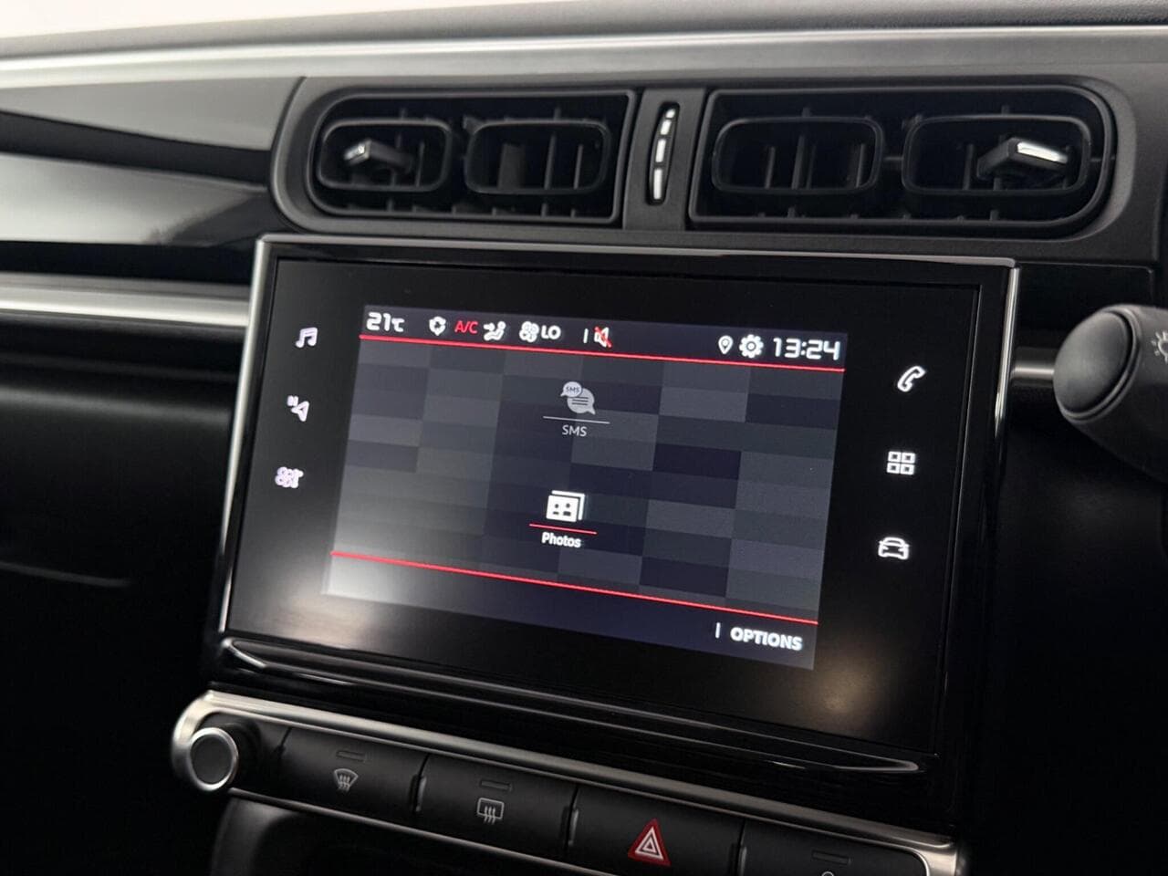 Citroen C3 thumbnail Infotainment System