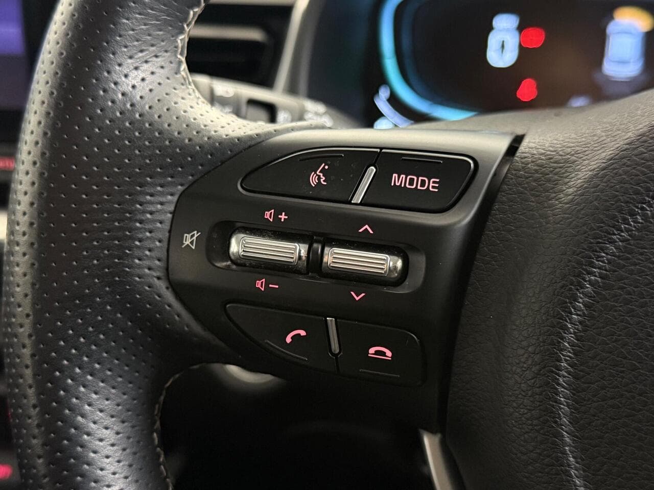 Kia Stonic thumbnail Misc Controls