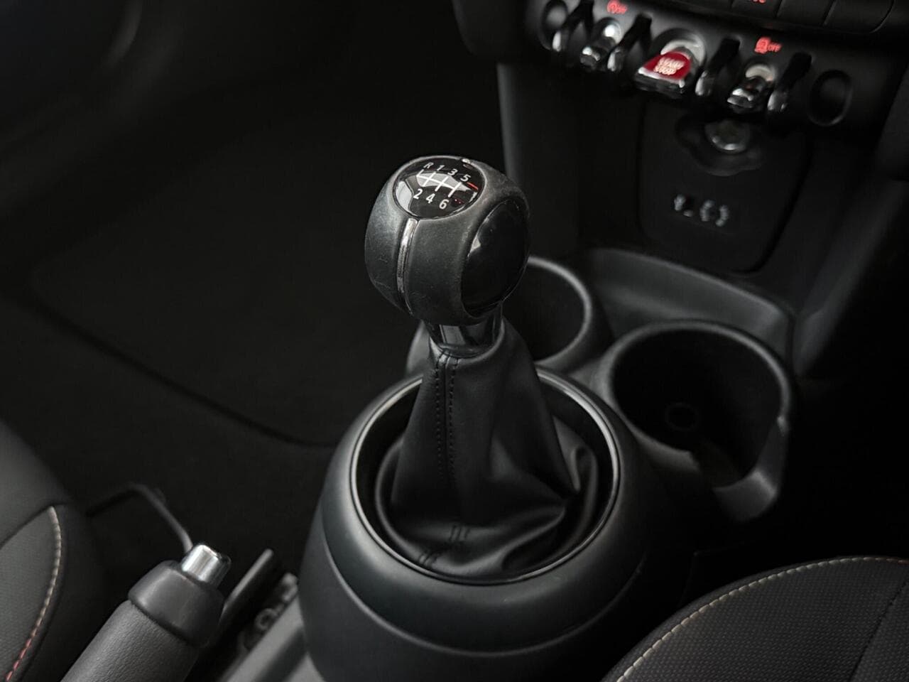 MINI Hatch thumbnail Interior Front