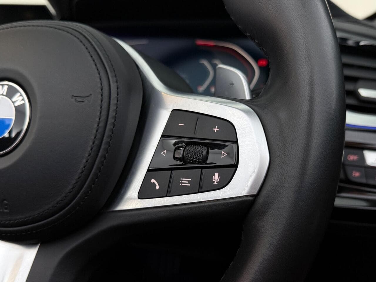 BMW Z4 thumbnail Steering Wheel