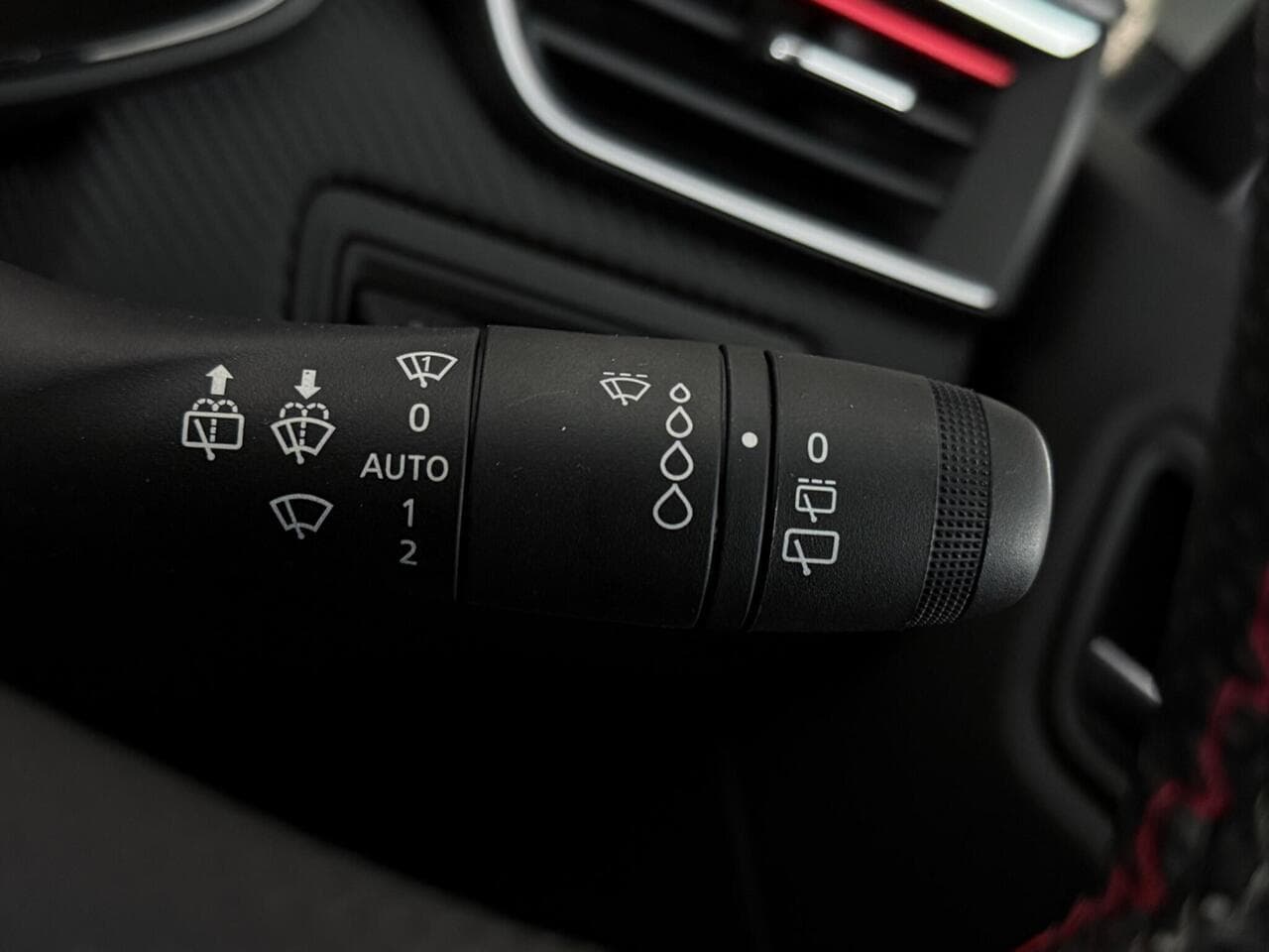 Renault Clio thumbnail Misc Controls