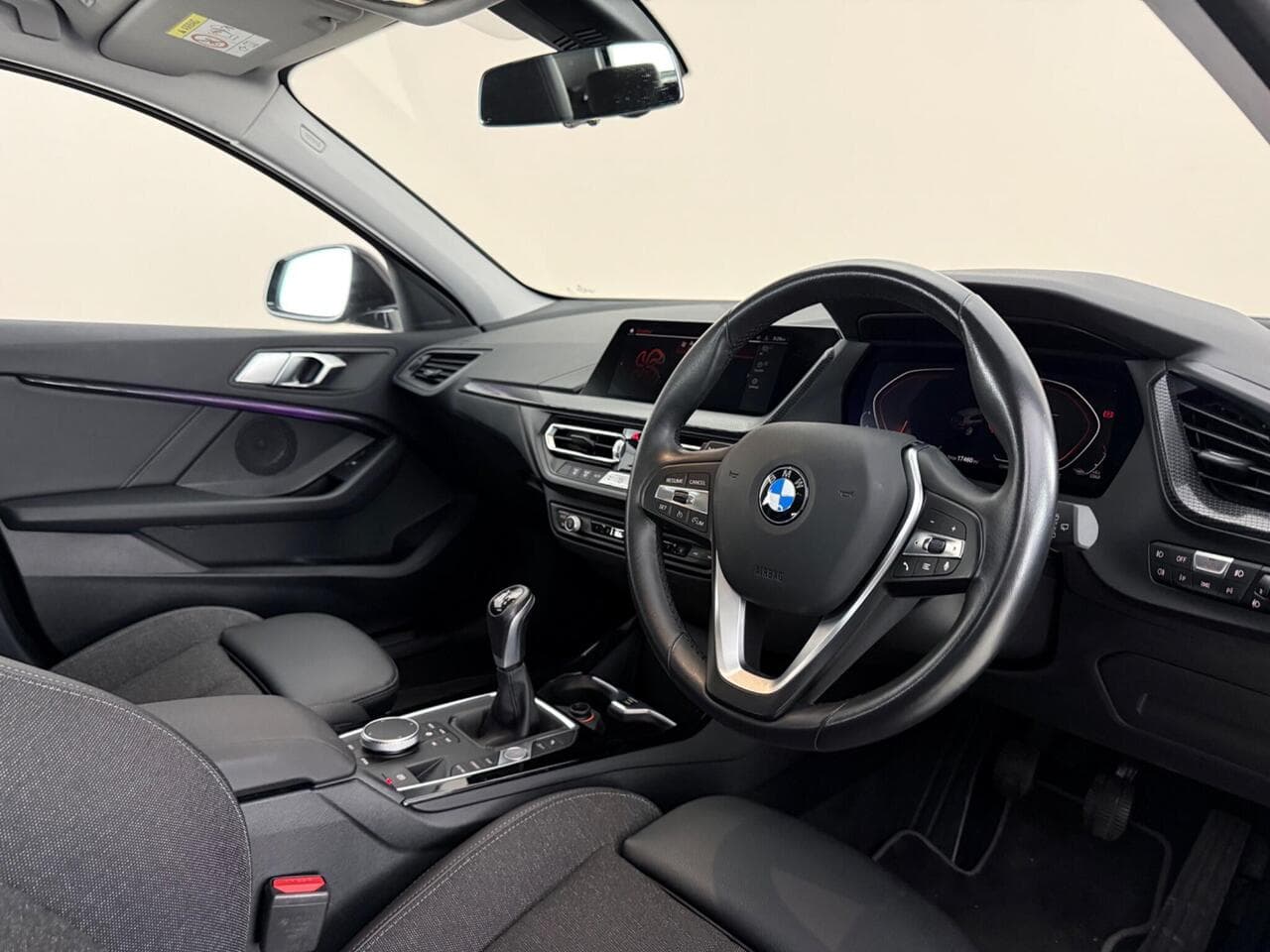 BMW 1 Series thumbnail Interior Front