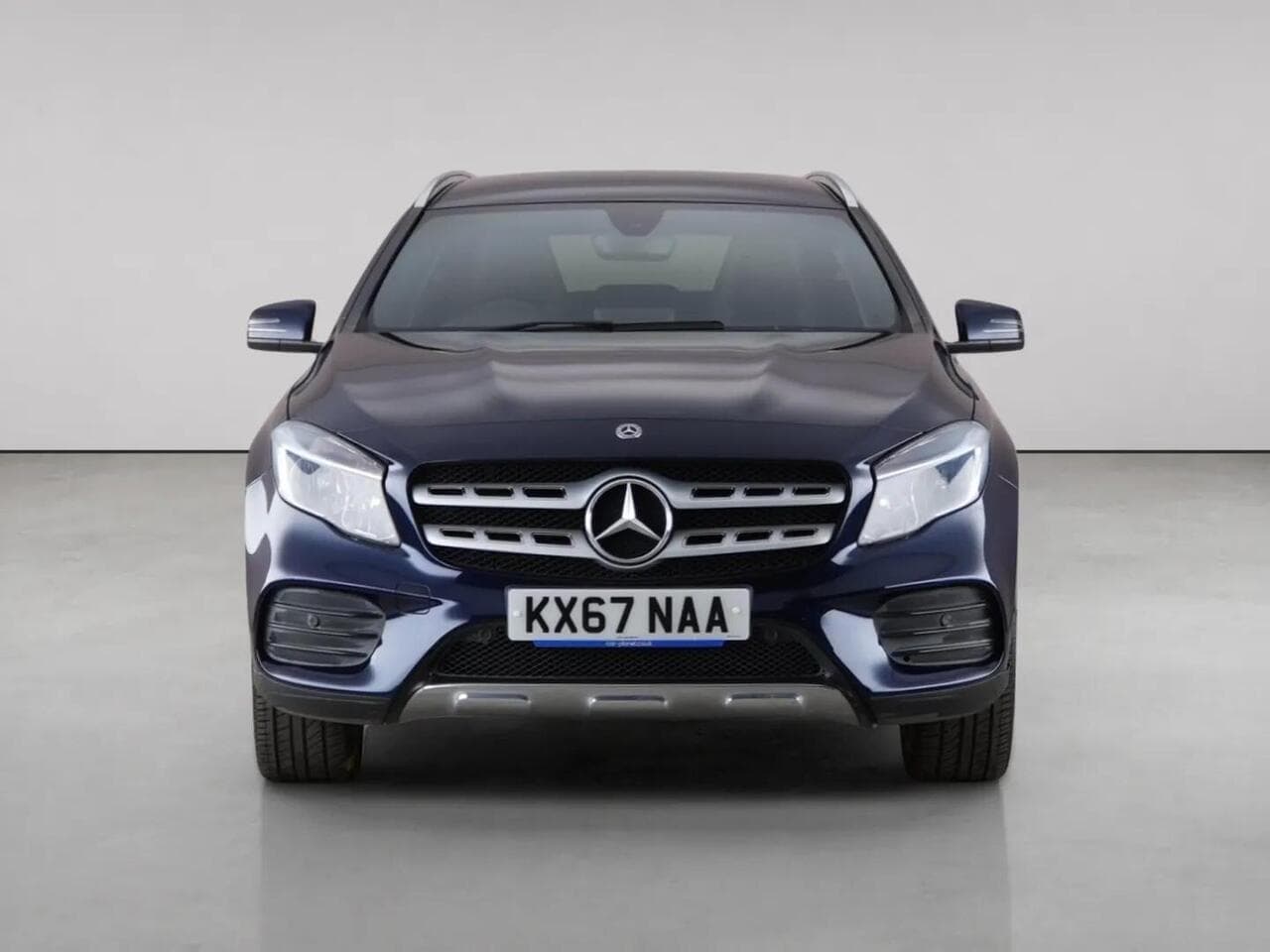 Mercedes-Benz GLA thumbnail Front
