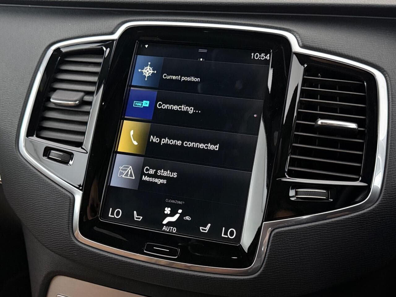 Volvo XC90 thumbnail Infotainment System