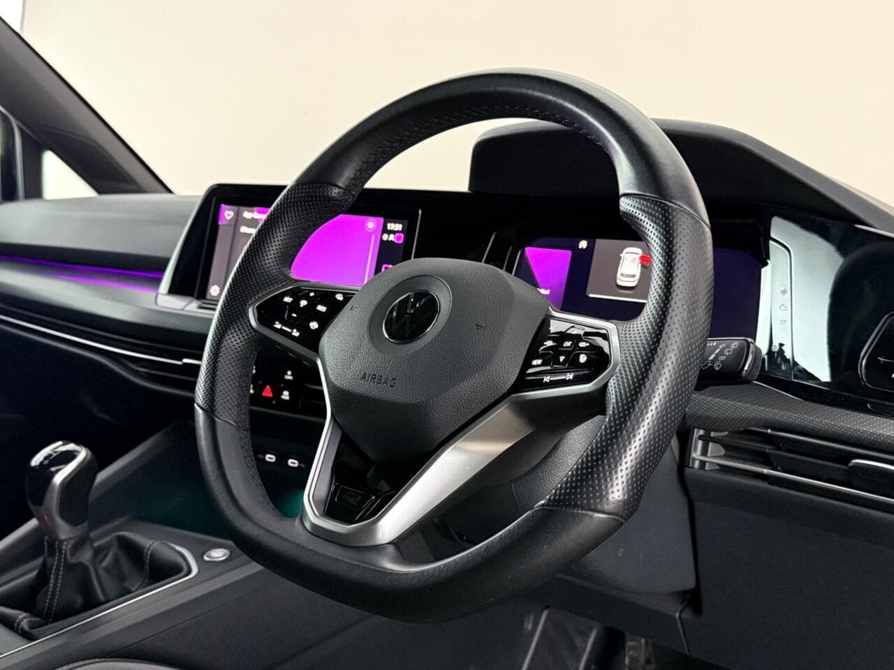 Volkswagen Golf thumbnail Steering Wheel