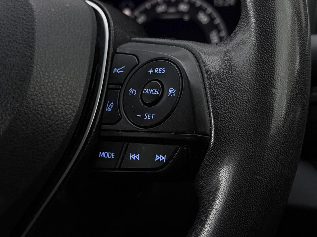 Toyota RAV4 thumbnail Misc Controls