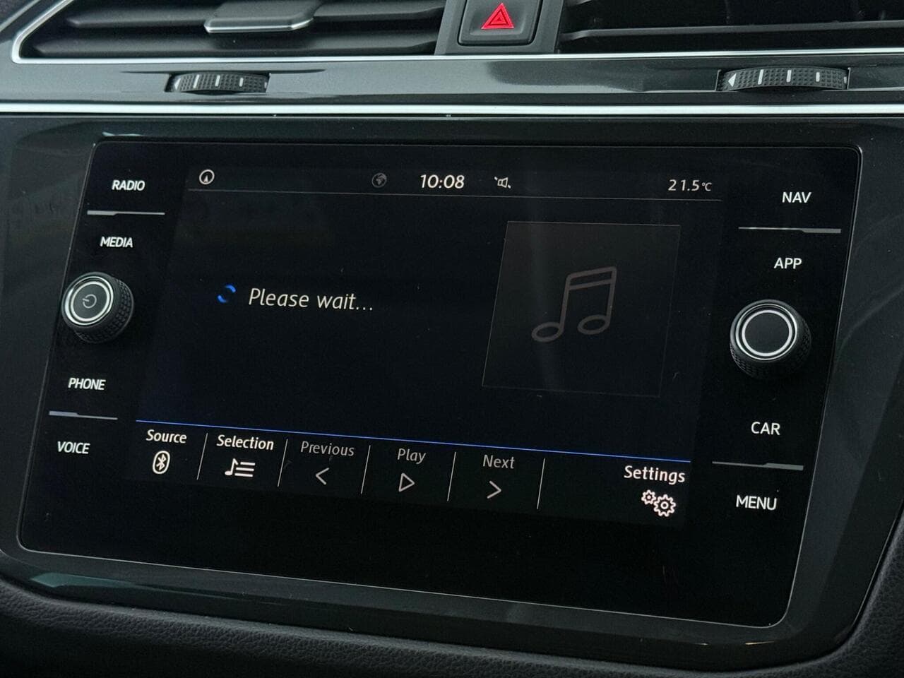 Volkswagen Tiguan thumbnail Infotainment System