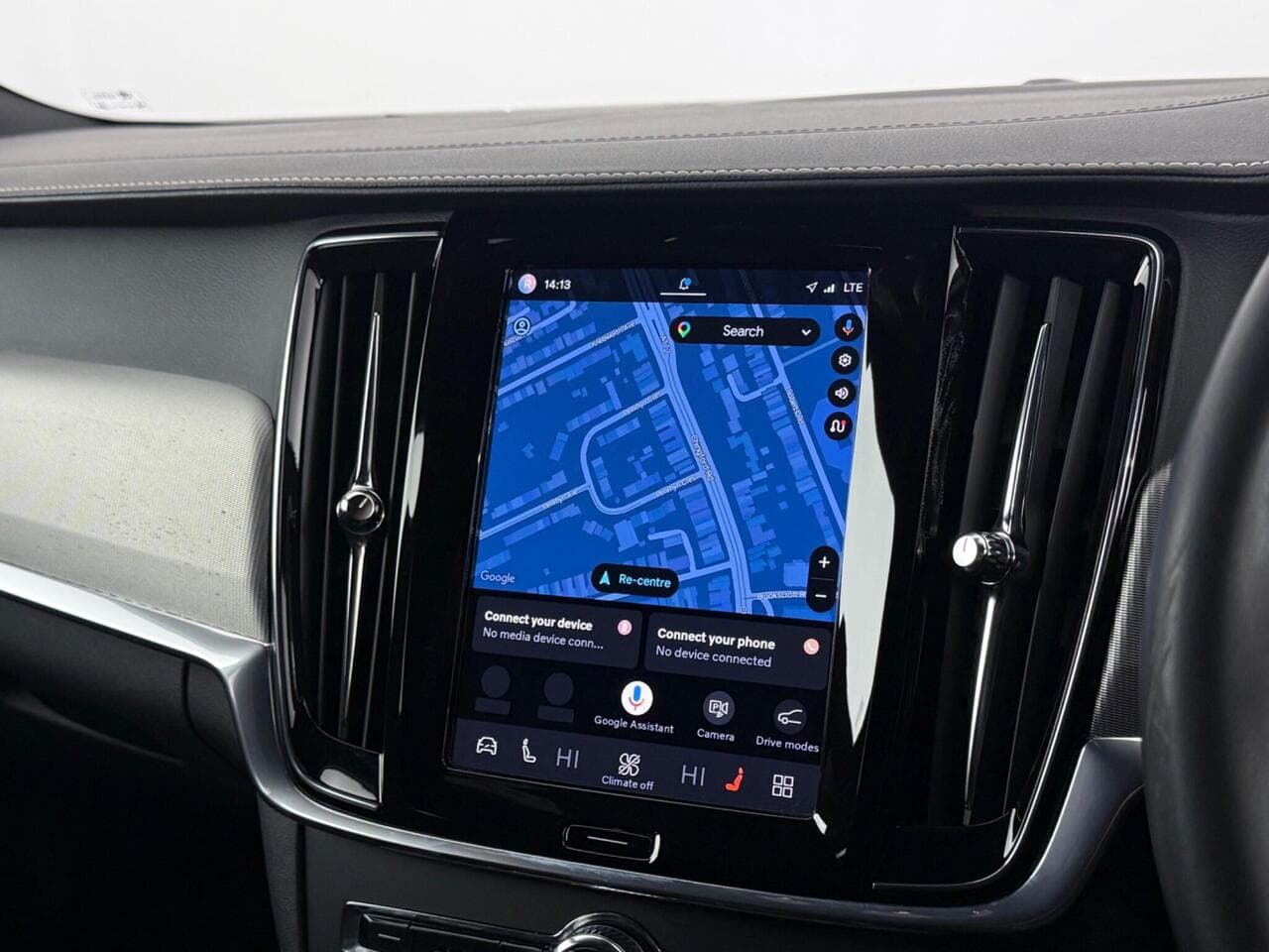 Volvo V90 thumbnail Infotainment System
