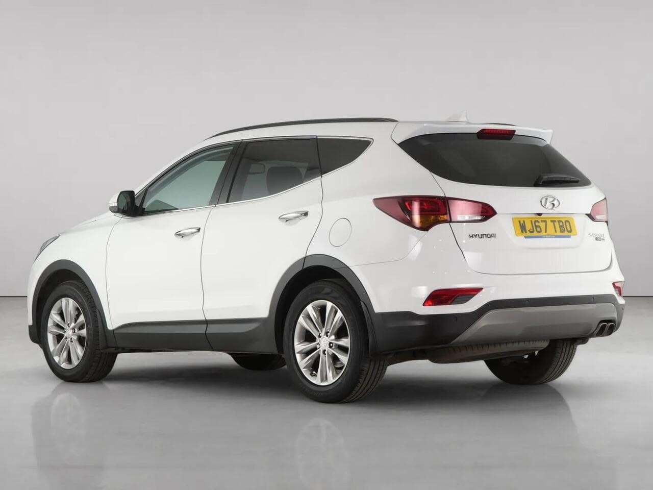 Hyundai Santa Fe thumbnail Rear Left