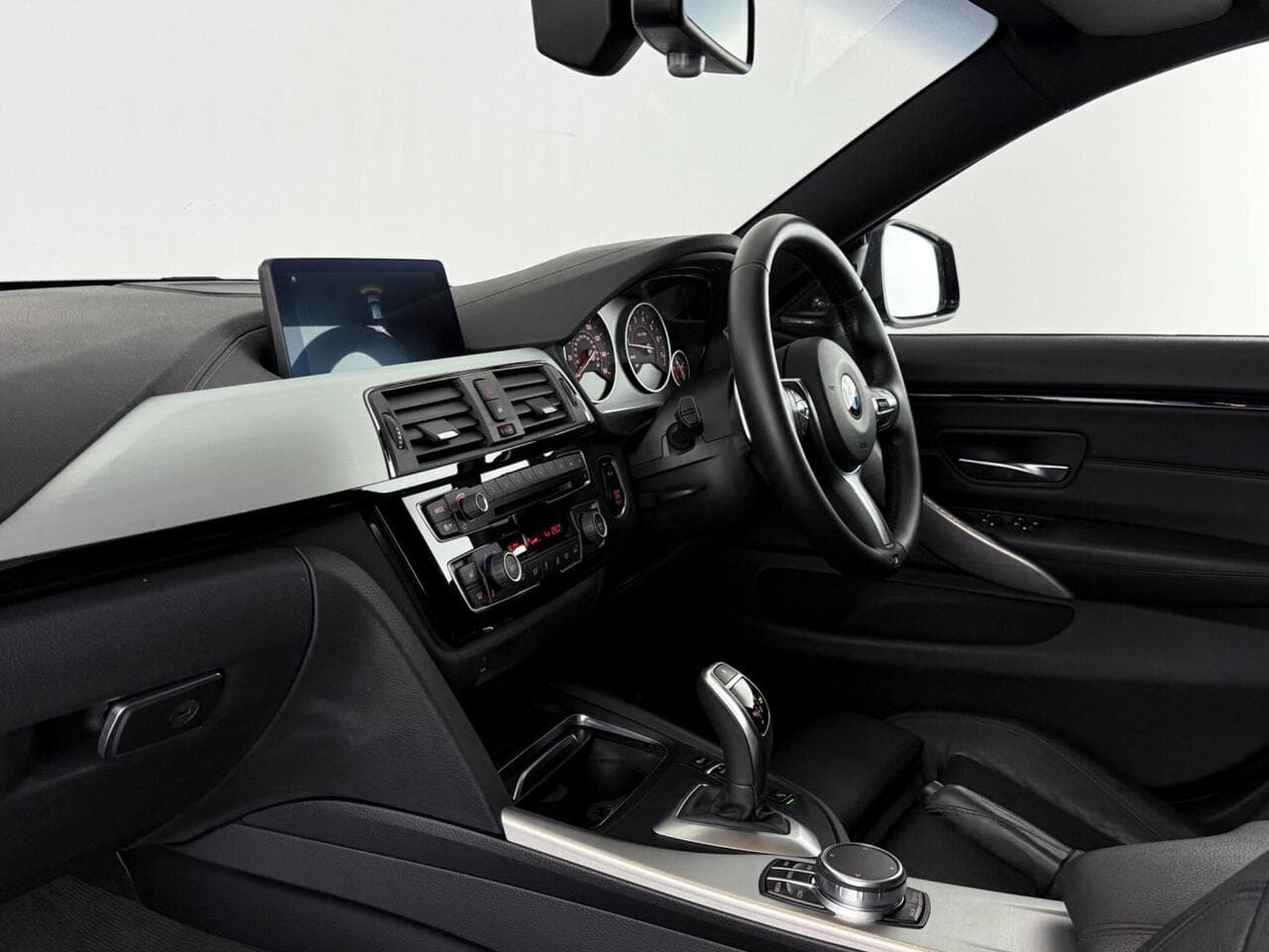 BMW 4 Series Gran Coupe thumbnail Interior Front