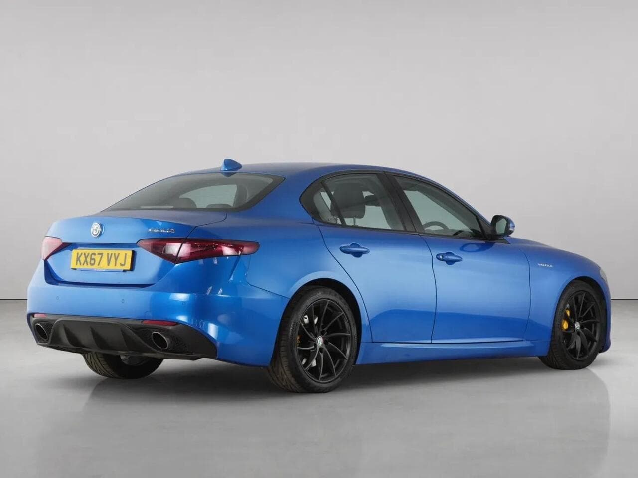 Alfa Romeo Giulia thumbnail Rear Right