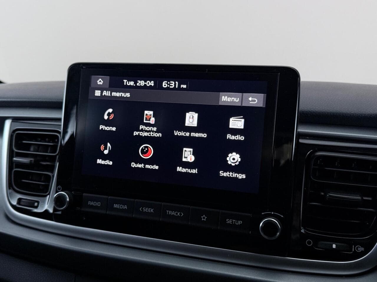 Kia Rio thumbnail Infotainment System