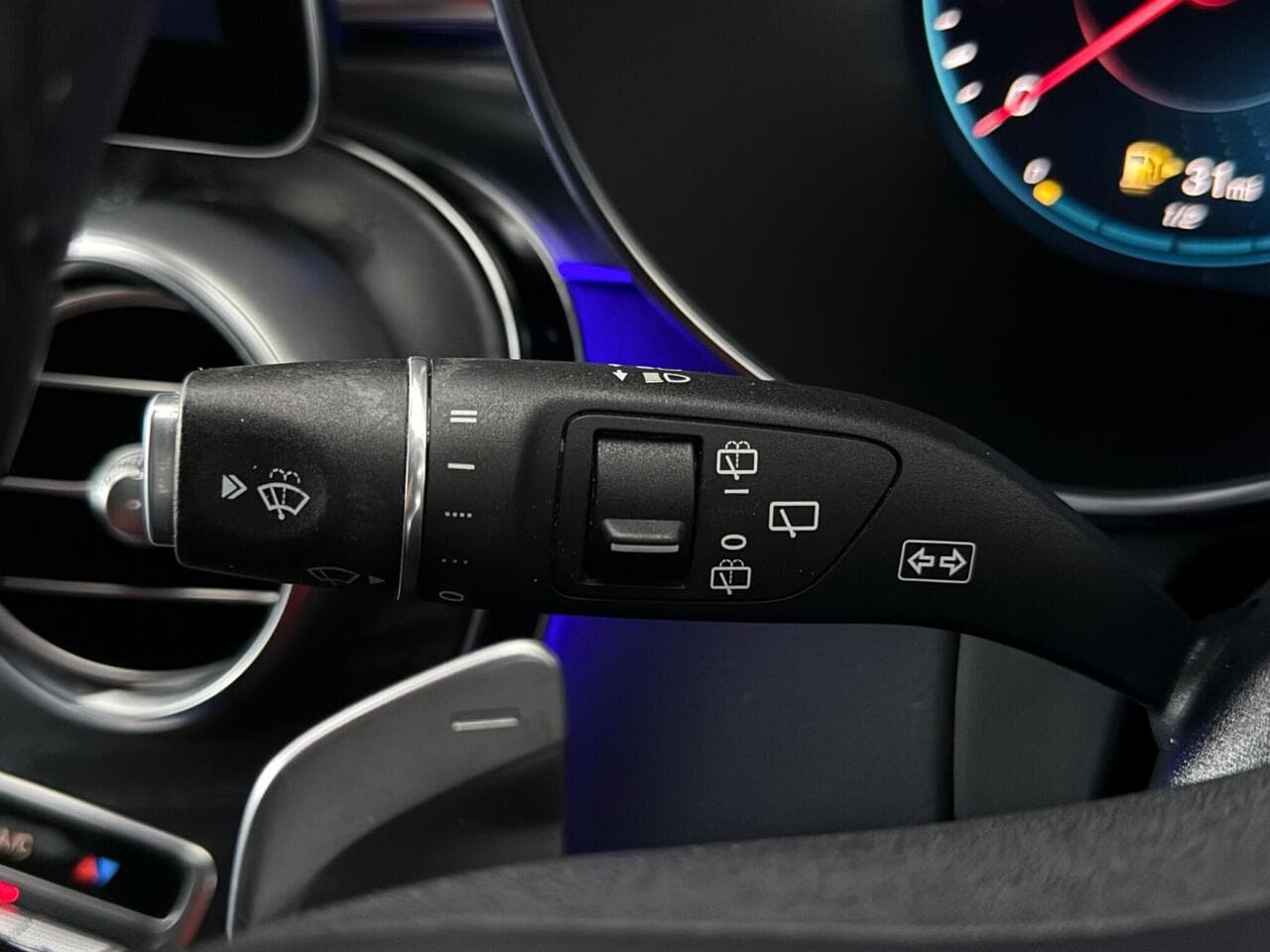 Mercedes-Benz GLC thumbnail Misc Controls