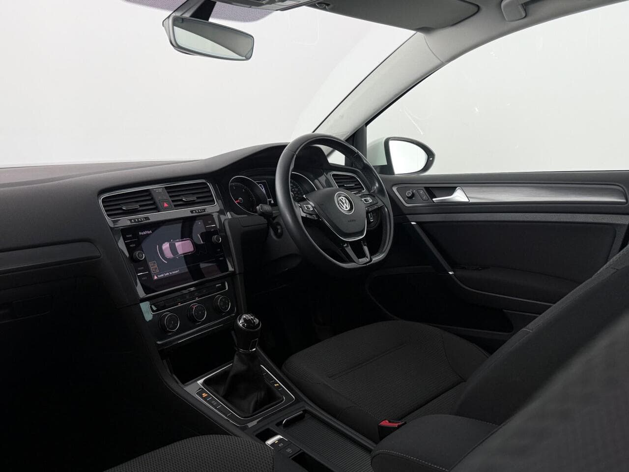 Volkswagen Golf thumbnail Interior Front