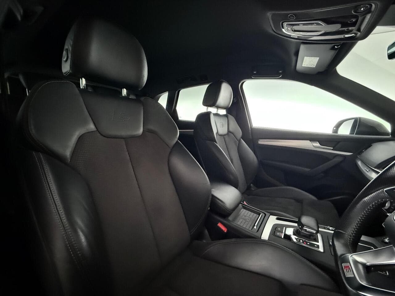 Audi Q5 thumbnail Seat Driver