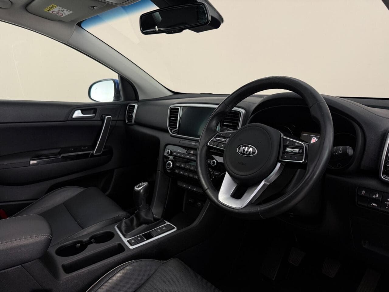 Kia Sportage thumbnail Interior Front