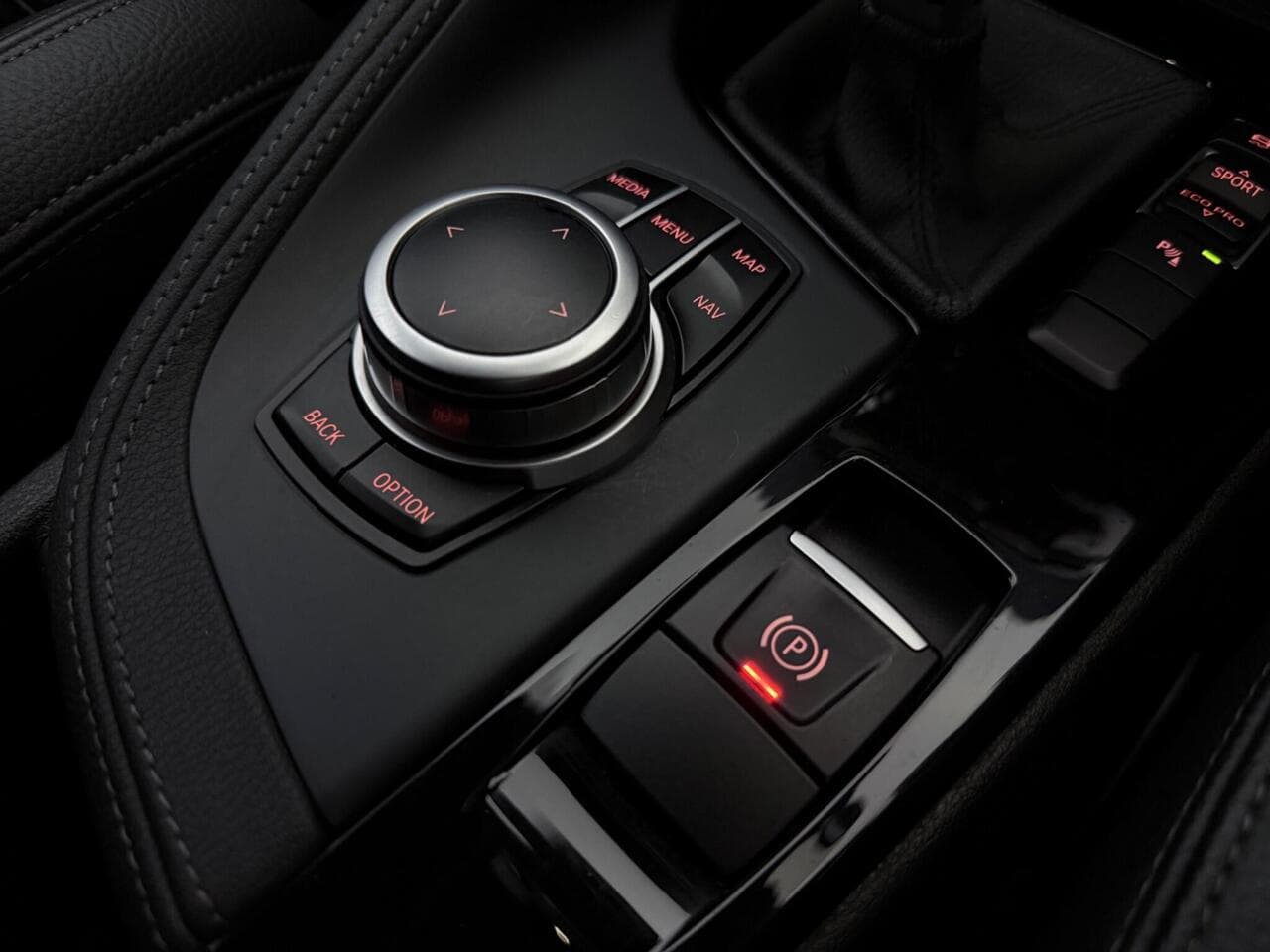 BMW X2 thumbnail Misc Controls