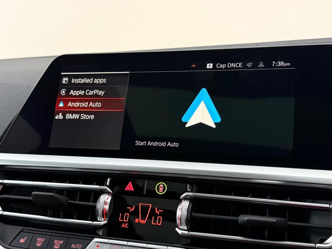 BMW 3 Series thumbnail Infotainment System