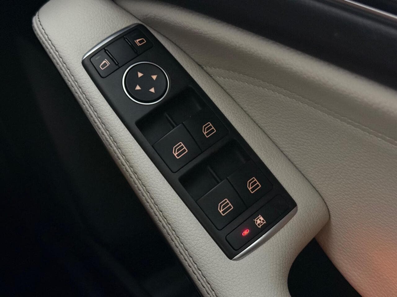 Mercedes-Benz A Class thumbnail Misc Controls