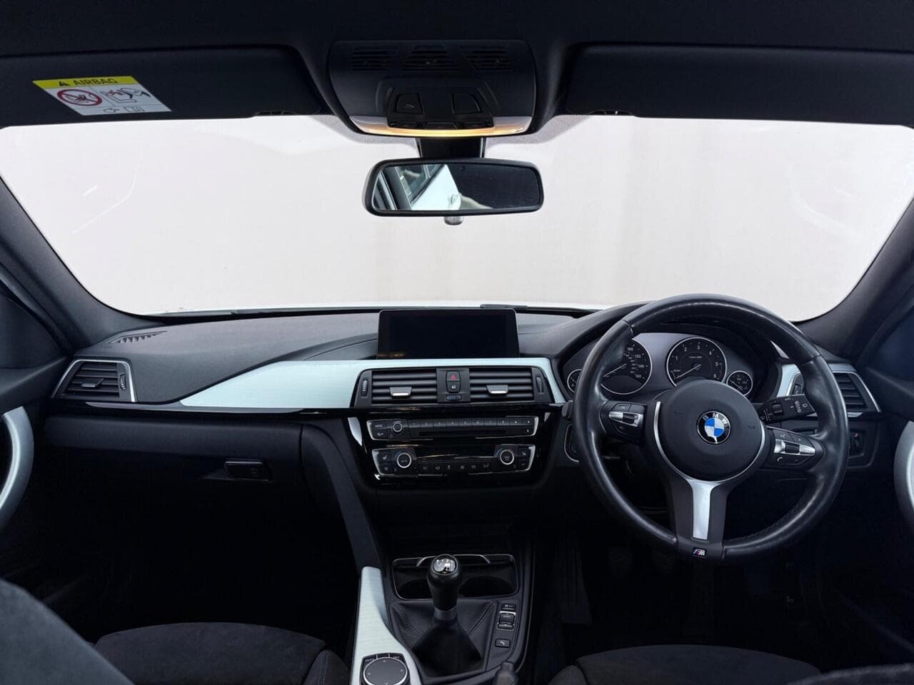 BMW 3 Series thumbnail Interior Front