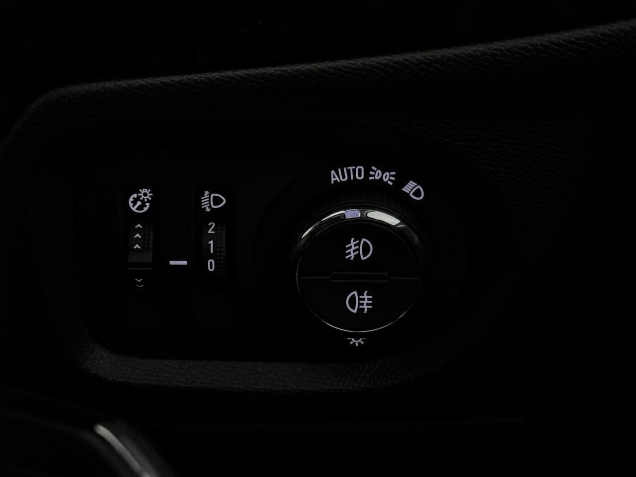 Vauxhall Corsa thumbnail Misc Controls