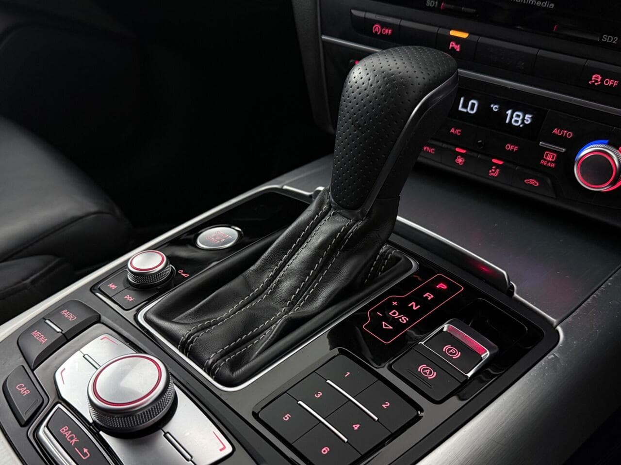 Audi A6 Avant thumbnail Interior Front