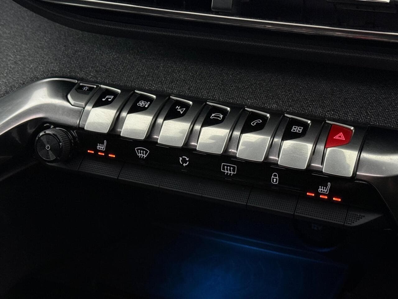 Peugeot 5008 thumbnail Misc Controls