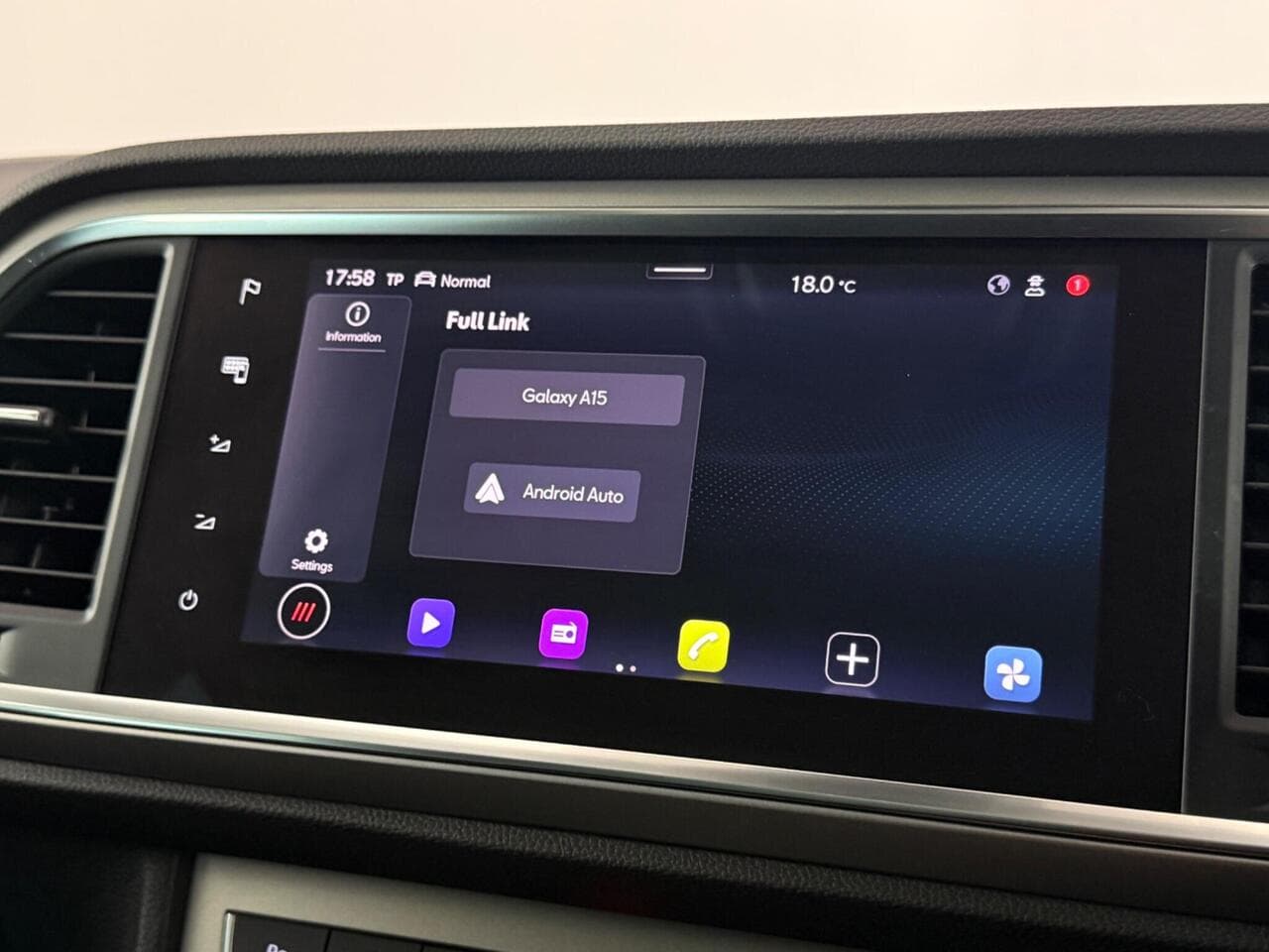 SEAT Ateca thumbnail Infotainment System