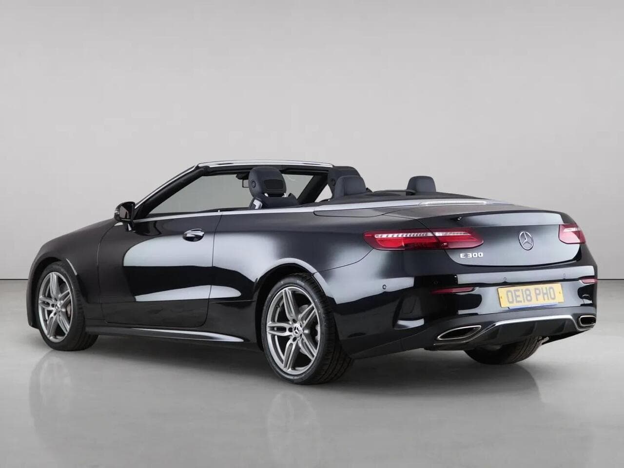 Mercedes-Benz E Class thumbnail Rear Left