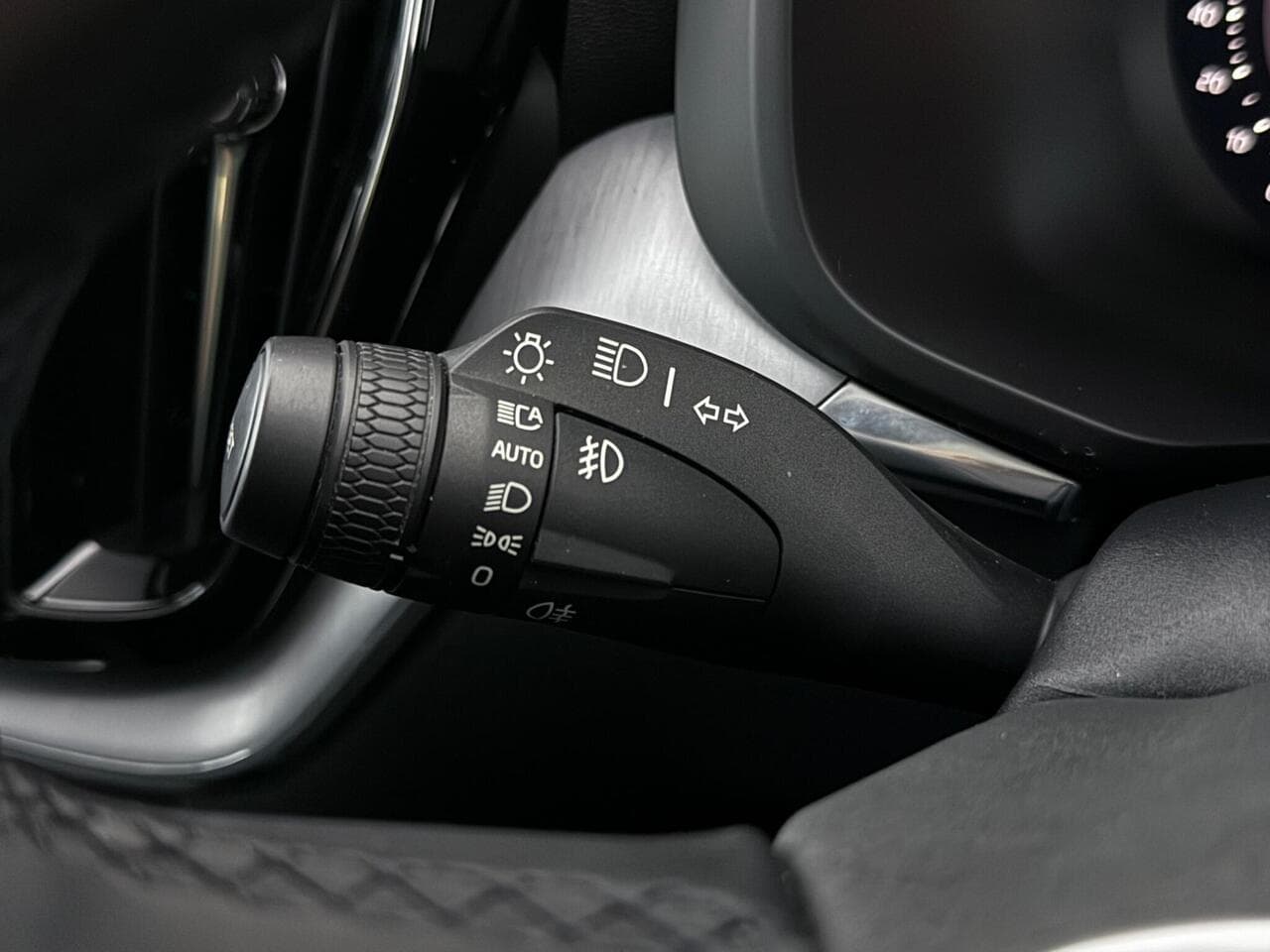 Volvo XC60 thumbnail Misc Controls