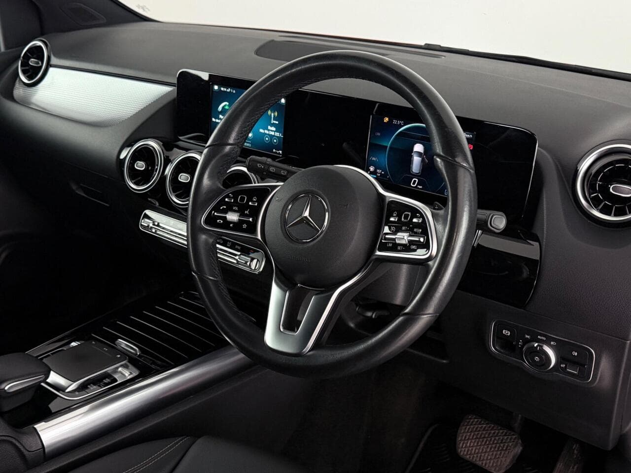 Mercedes-Benz B Class thumbnail Steering Wheel