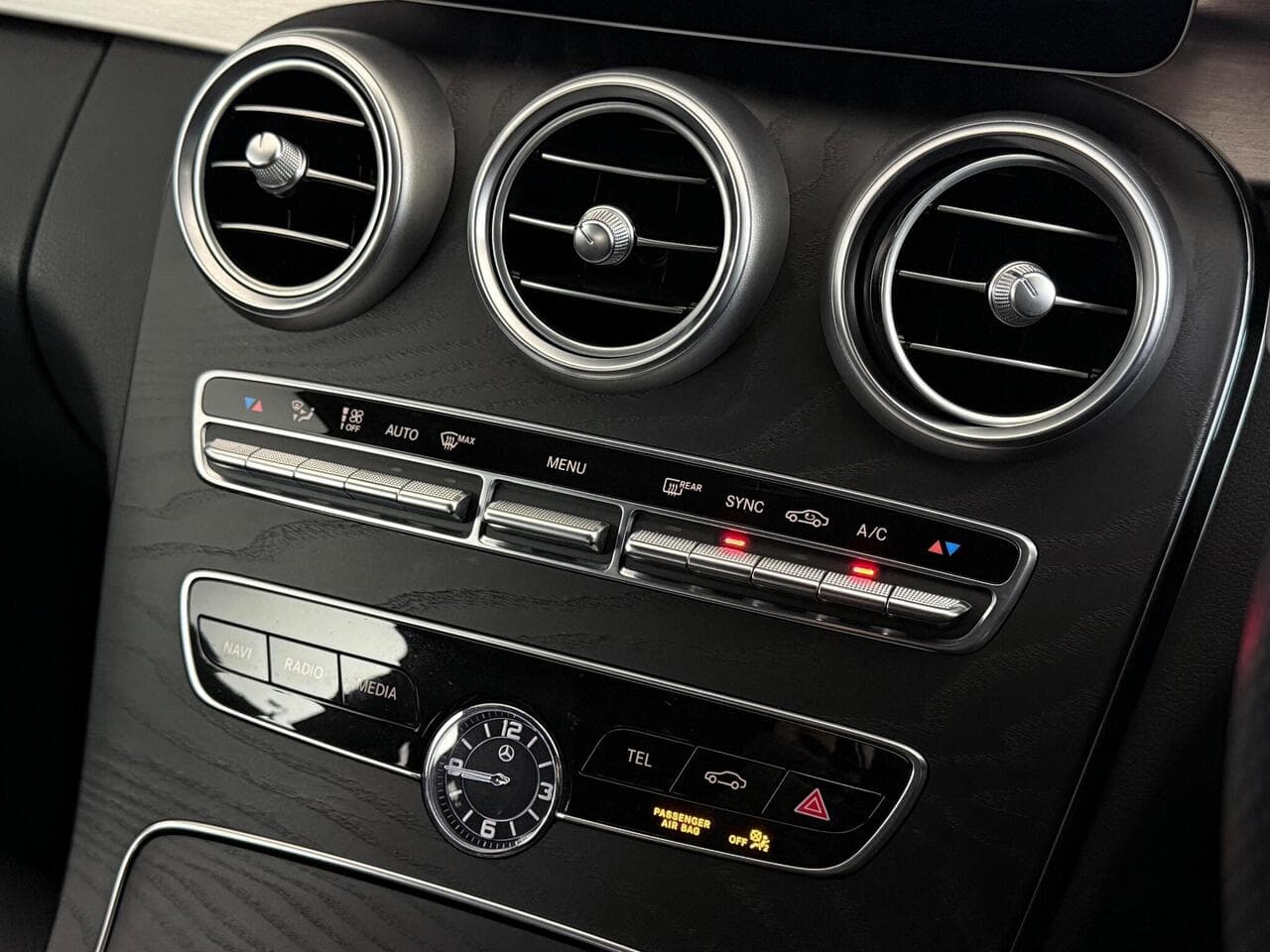 Mercedes-Benz C Class thumbnail Misc Controls