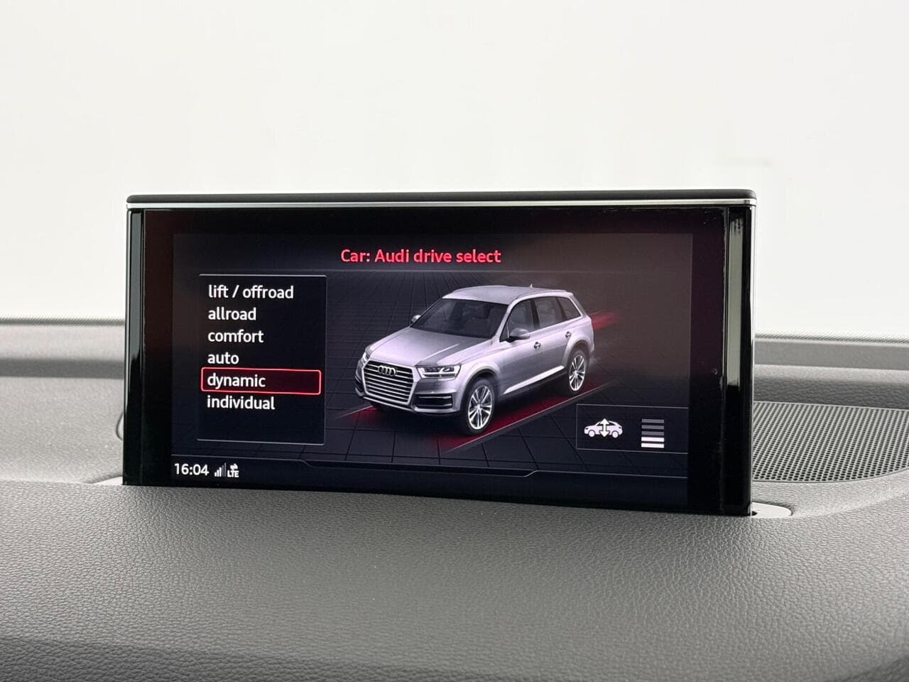 Audi Q7 thumbnail Infotainment System