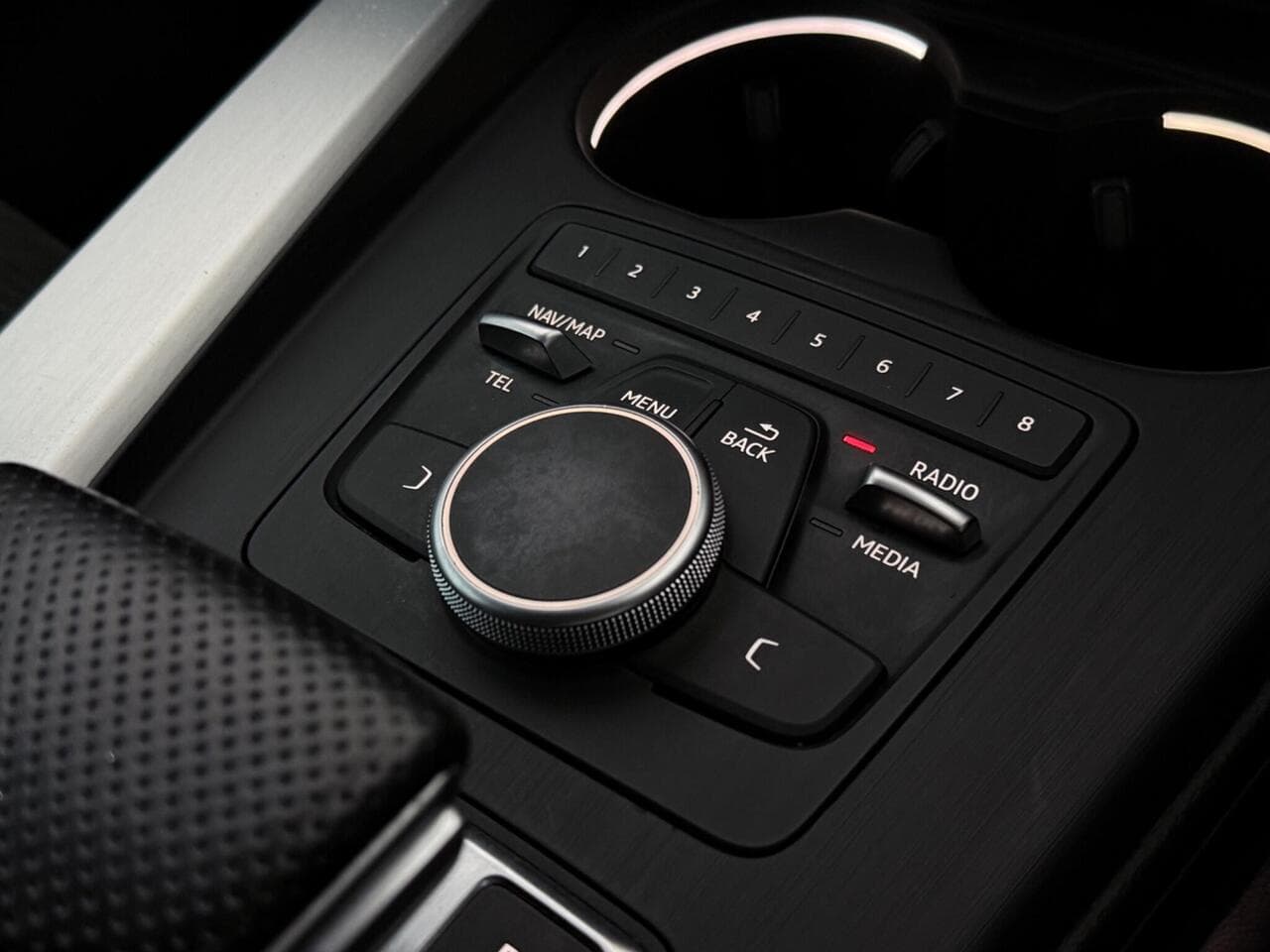 Audi A5 Cabriolet thumbnail Misc Controls