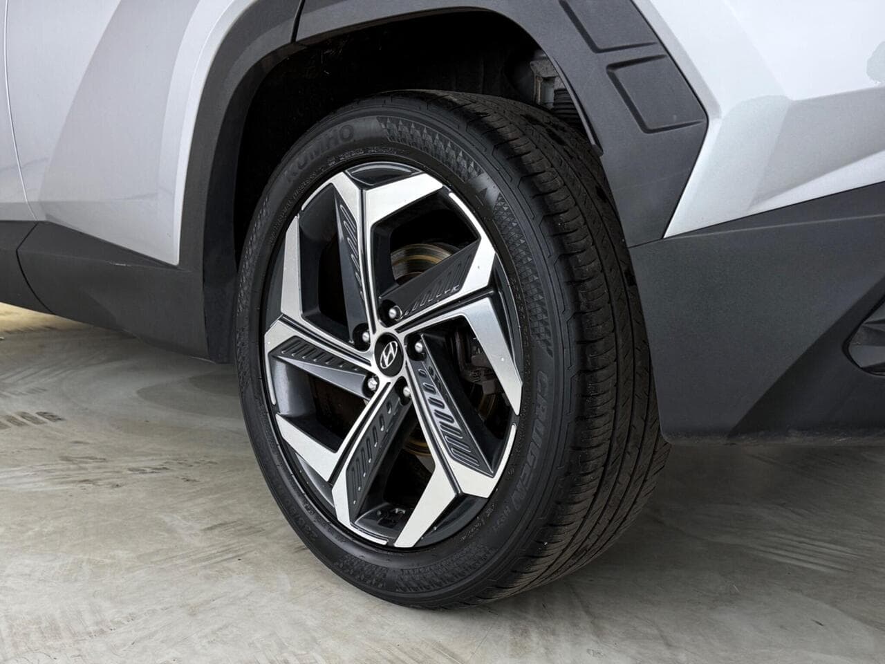 Hyundai TUCSON thumbnail Wheel