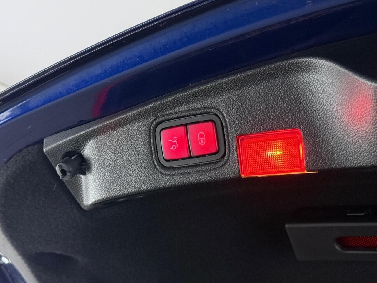 Mercedes-Benz C Class thumbnail Inconclusive