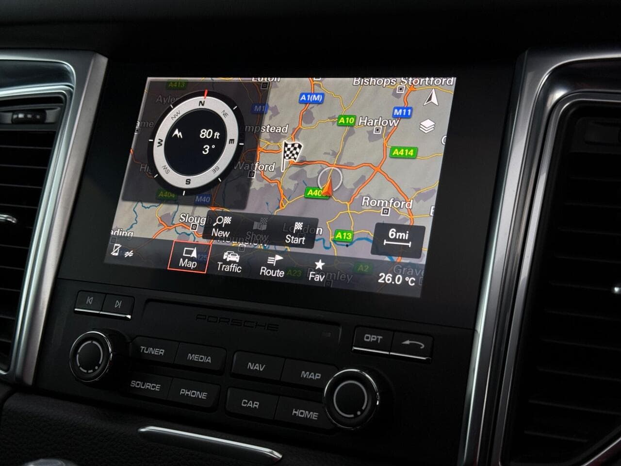 Porsche Macan thumbnail Infotainment System